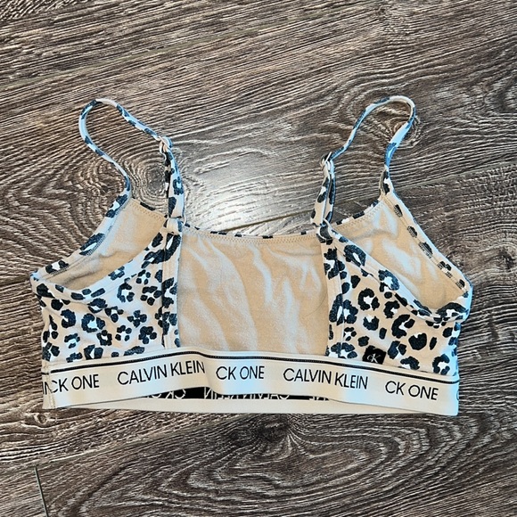 Calvin Klein Animal Print Sports Bra - Picture 2 of 3